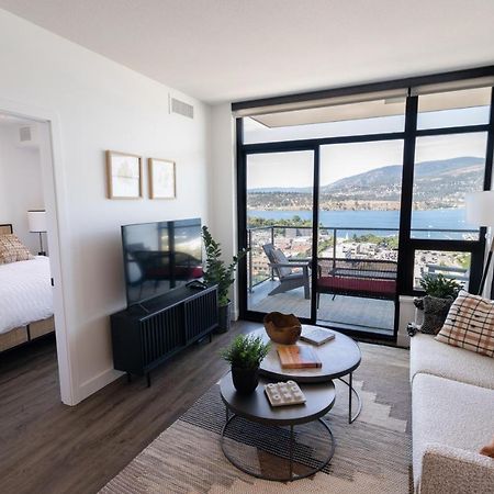Awesome View 21 Two Bedroom One Bath Downtown Lake View Near Beach Kelowna Buitenkant foto