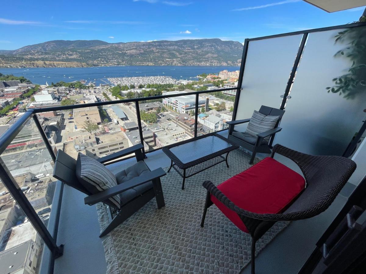 Awesome View 21 Two Bedroom One Bath Downtown Lake View Near Beach Kelowna Buitenkant foto