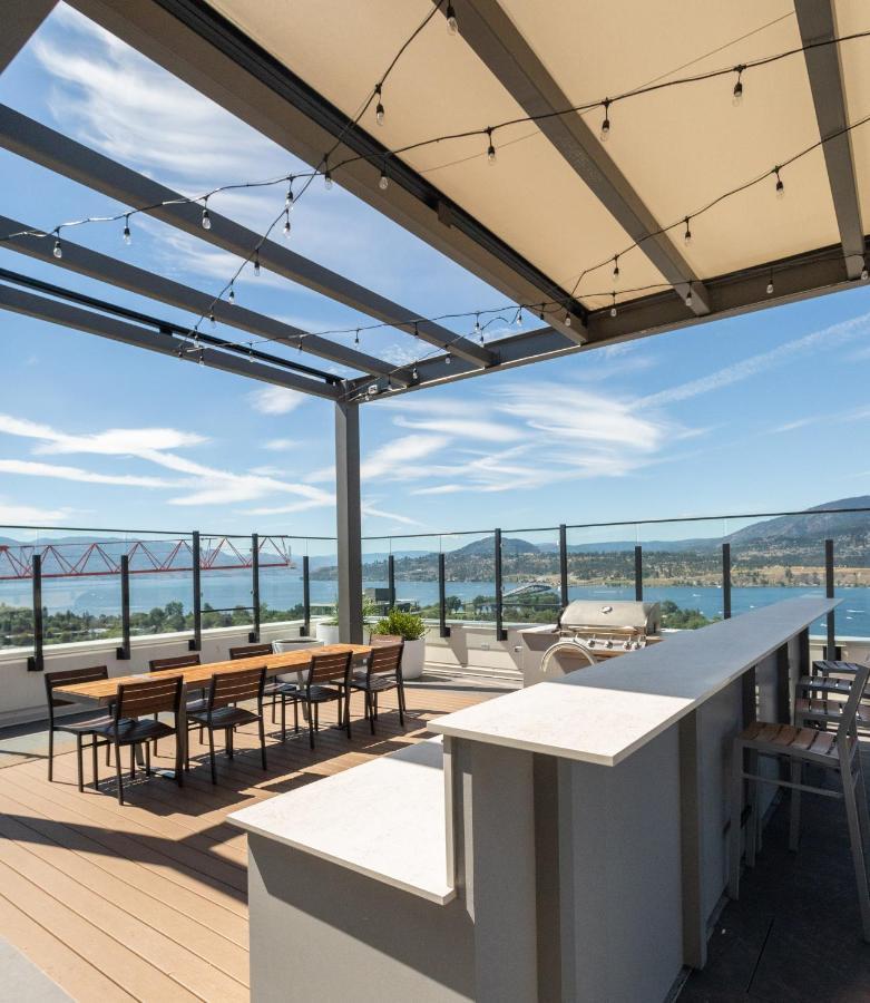 Awesome View 21 Two Bedroom One Bath Downtown Lake View Near Beach Kelowna Buitenkant foto