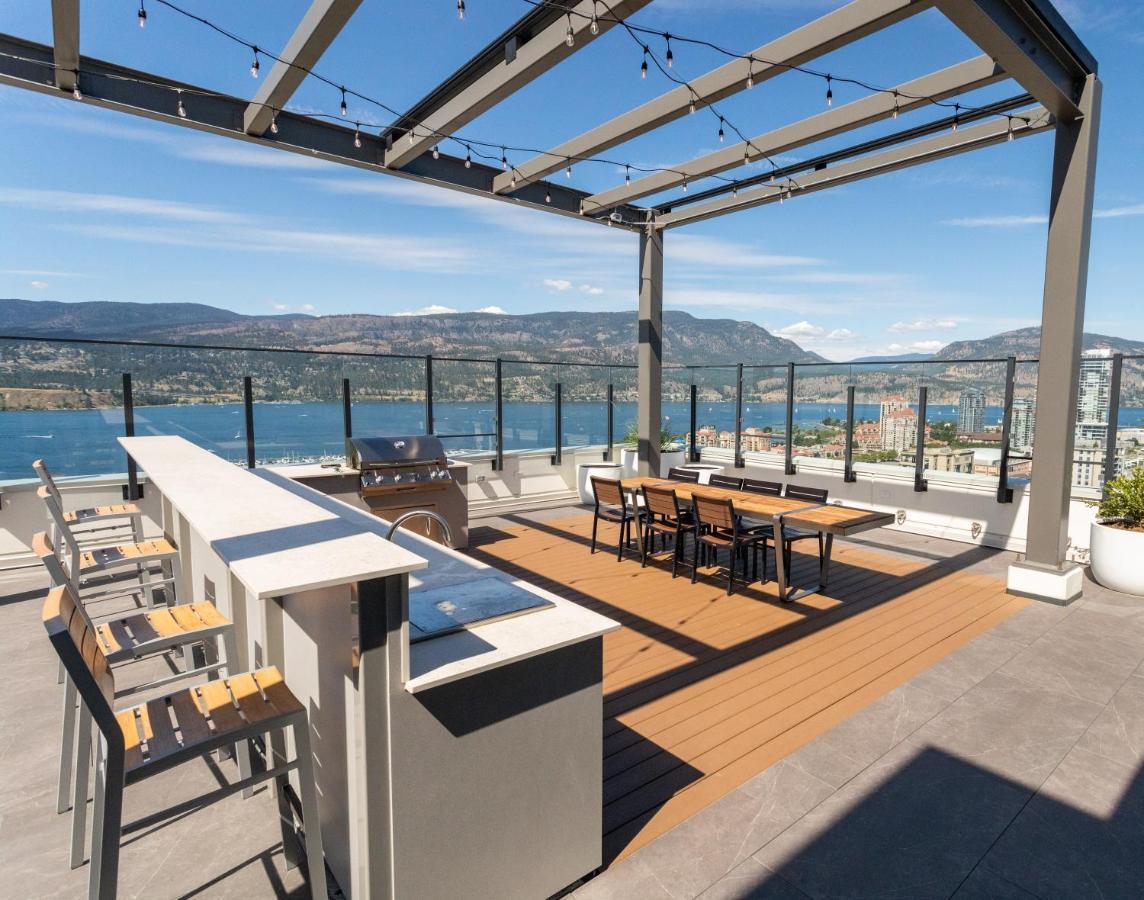 Awesome View 21 Two Bedroom One Bath Downtown Lake View Near Beach Kelowna Buitenkant foto