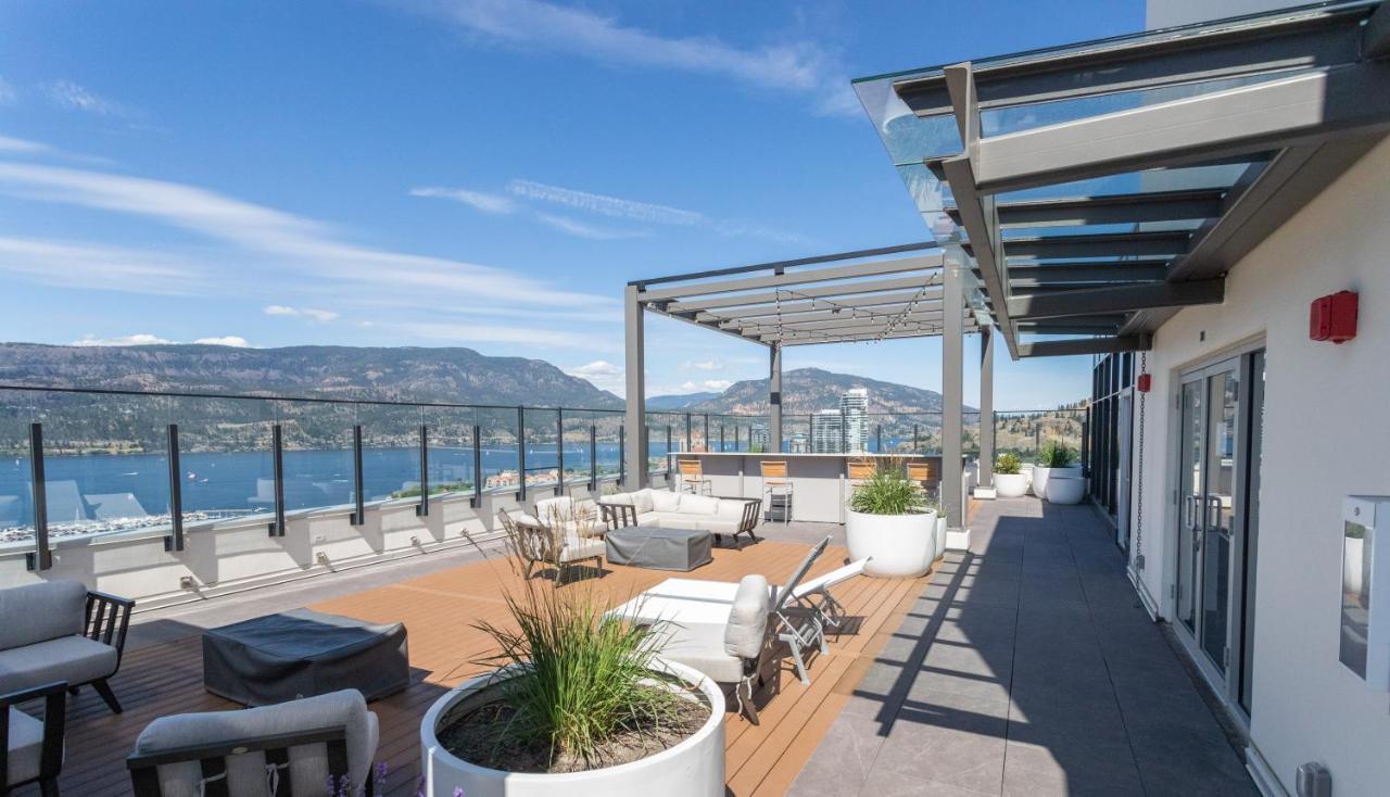Awesome View 21 Two Bedroom One Bath Downtown Lake View Near Beach Kelowna Buitenkant foto